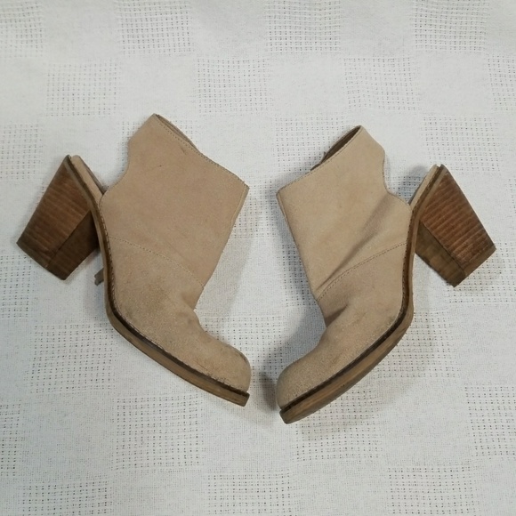 DV by Dolce Vita Jentry Suede Open Heel Booties 7 - Picture 6 of 8